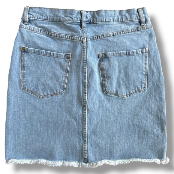 Lolë Light Wash Mini Denim Skirt Raw Hemline Stretchy - Picture 3 of 13